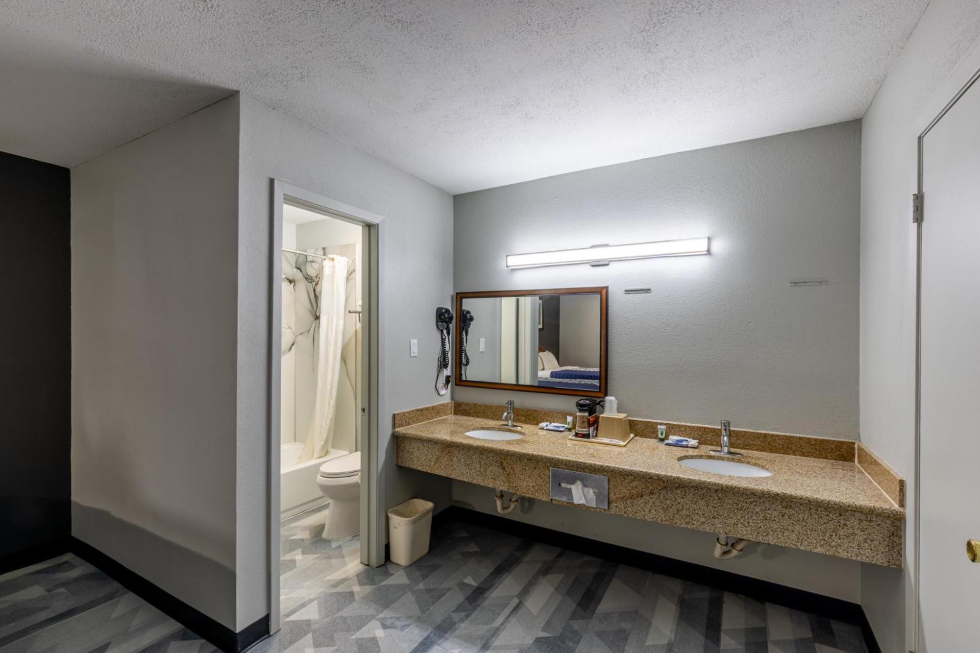 Freer Executive Inn And Studios Zewnętrze zdjęcie