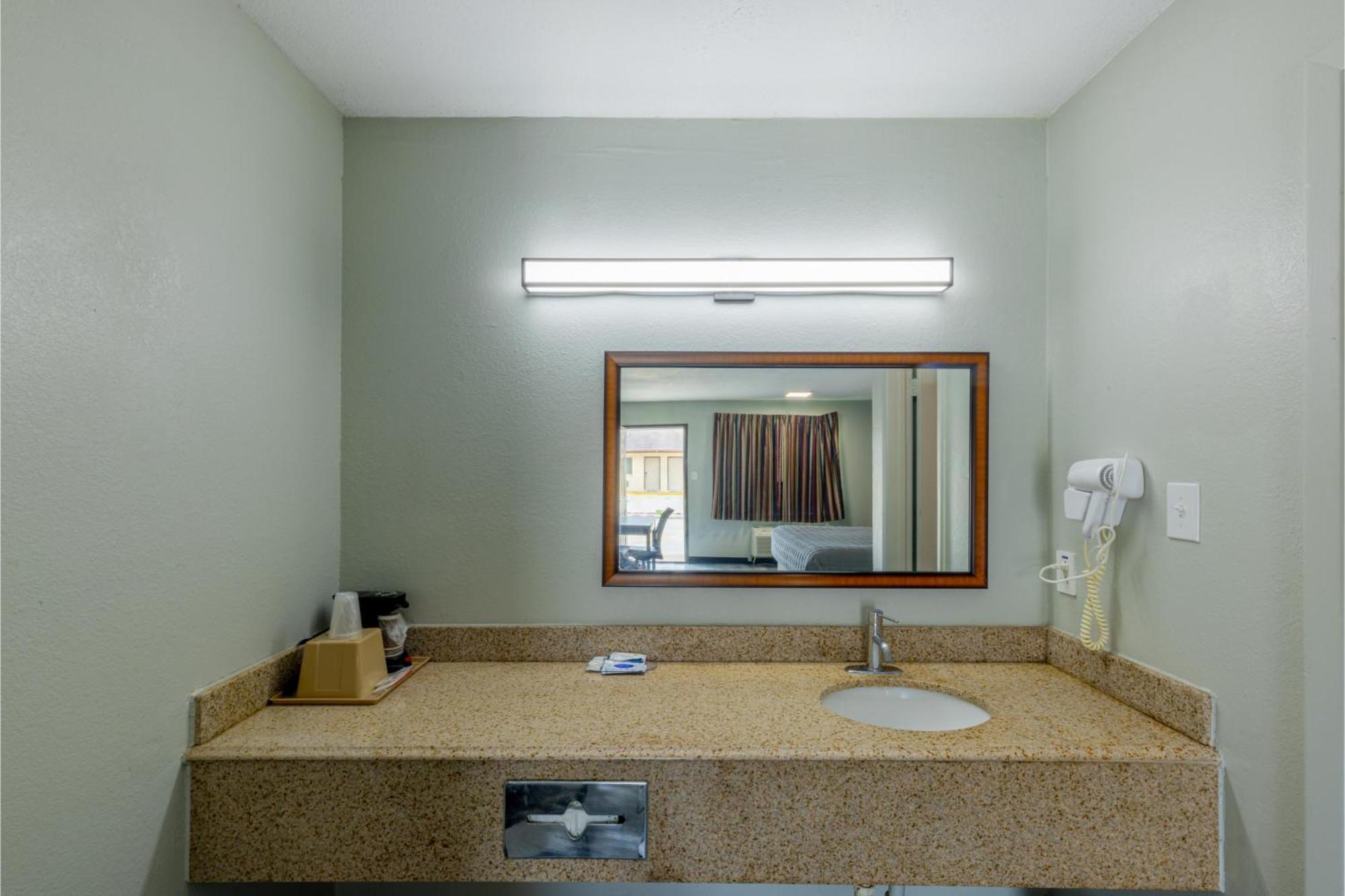 Freer Executive Inn And Studios Zewnętrze zdjęcie